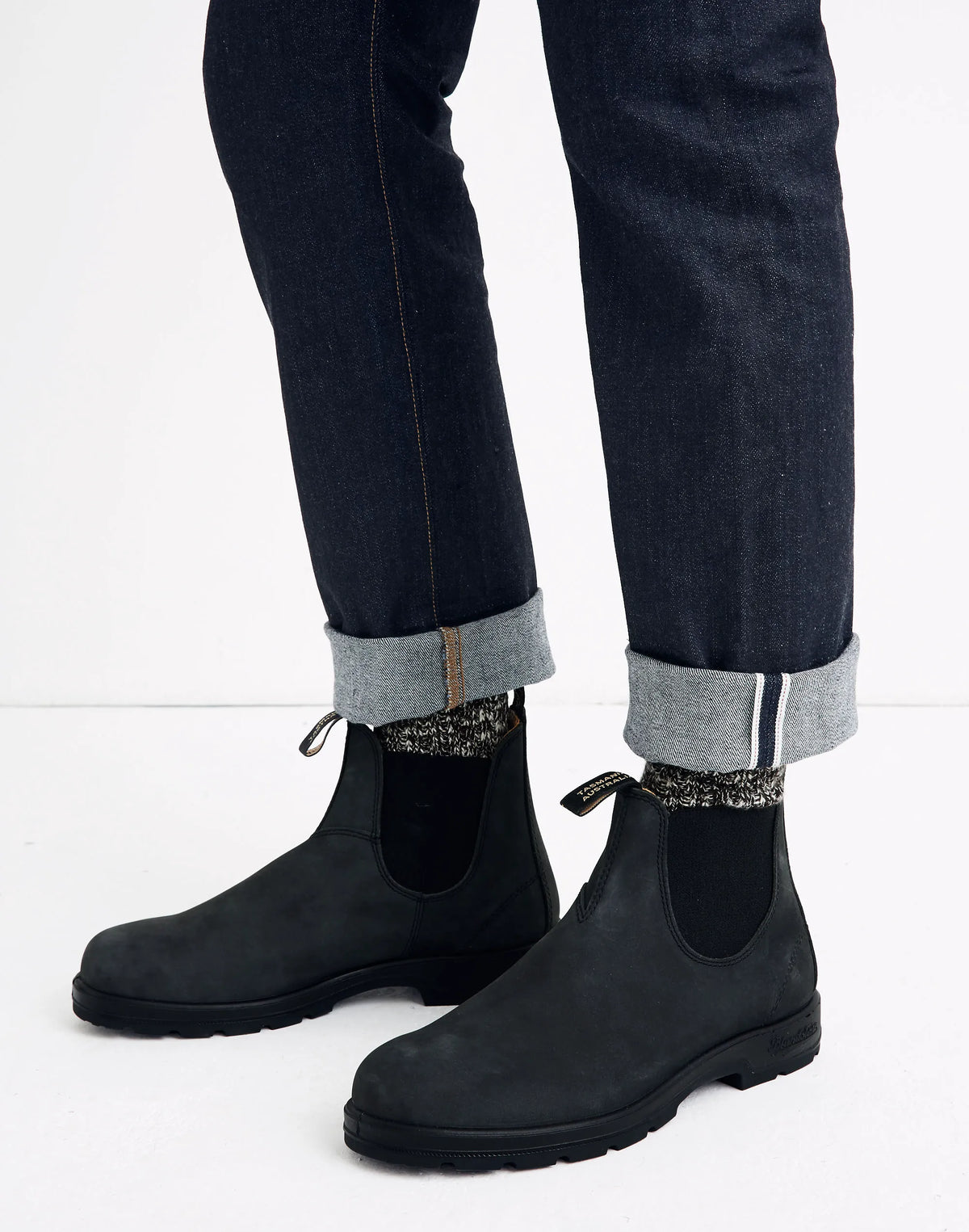 RUSTIC BLACK