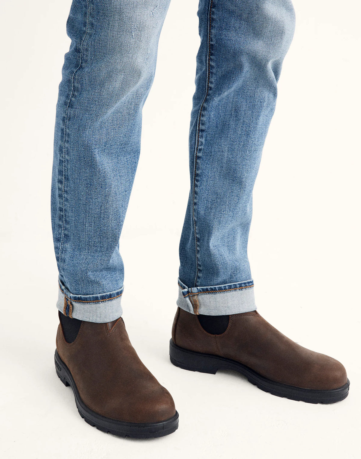 ANTIQUE BROWN