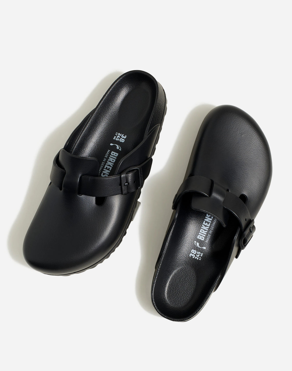 TRUE BLACK