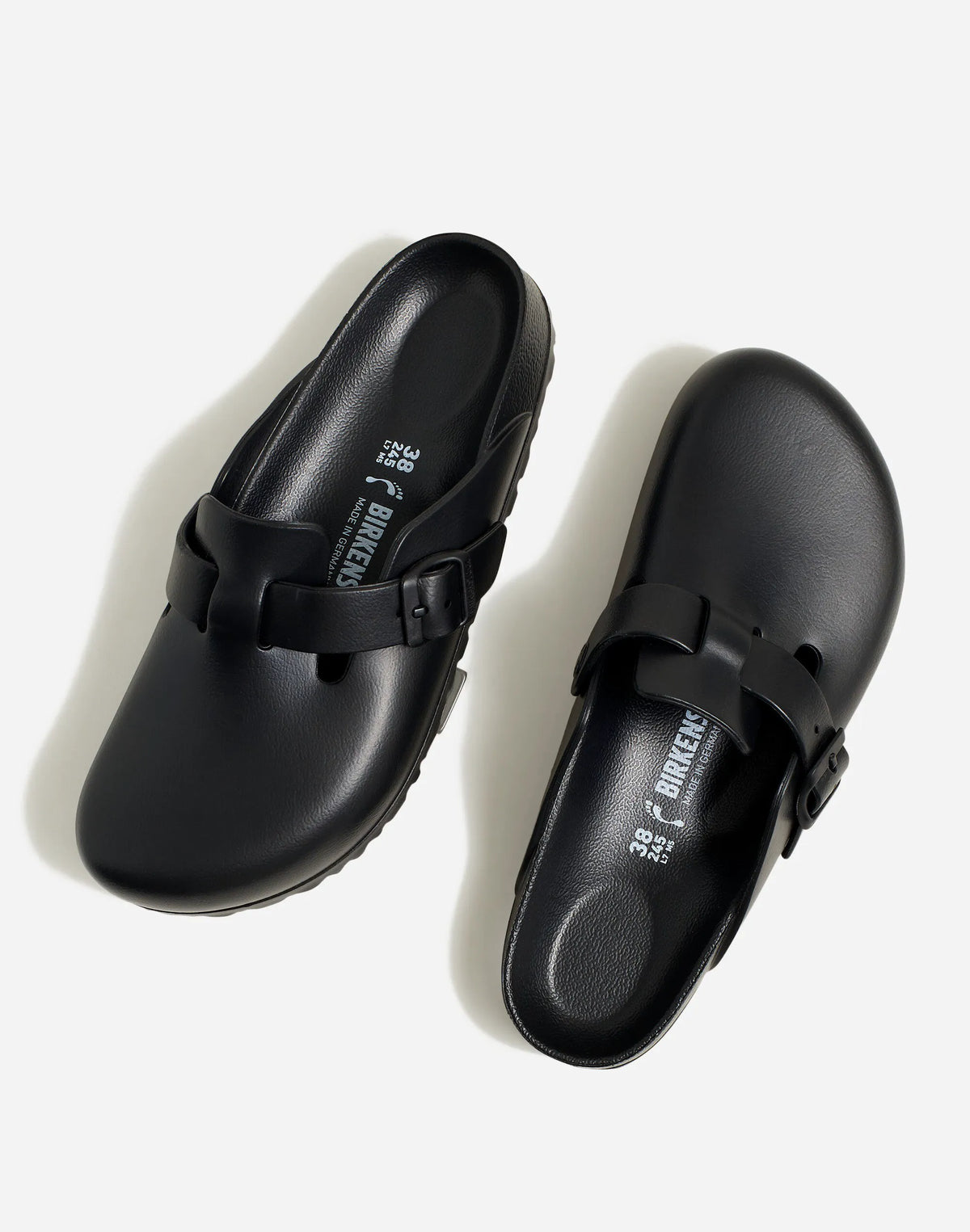TRUE BLACK