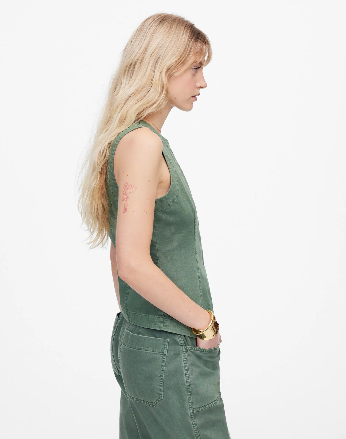 GREEN