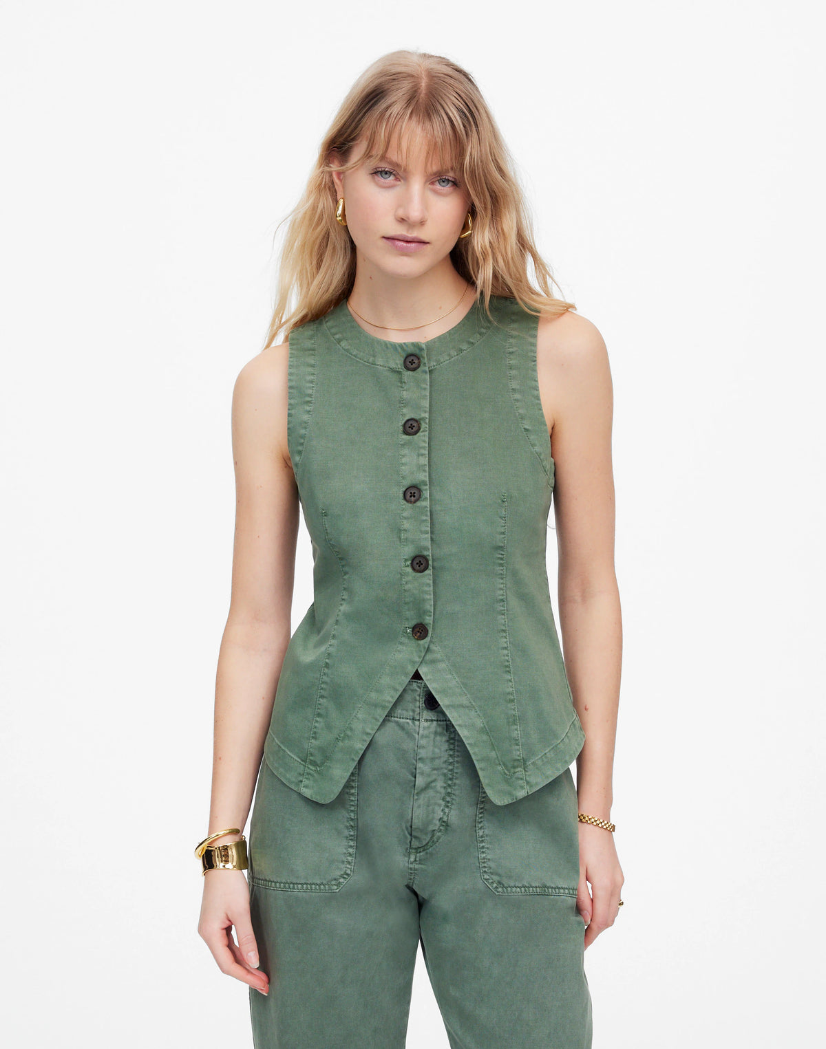GREEN