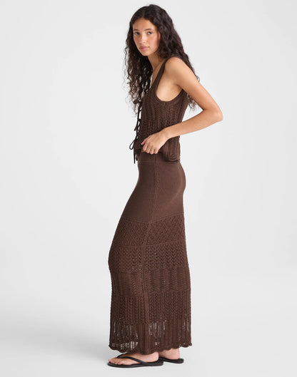 DARK BROWN