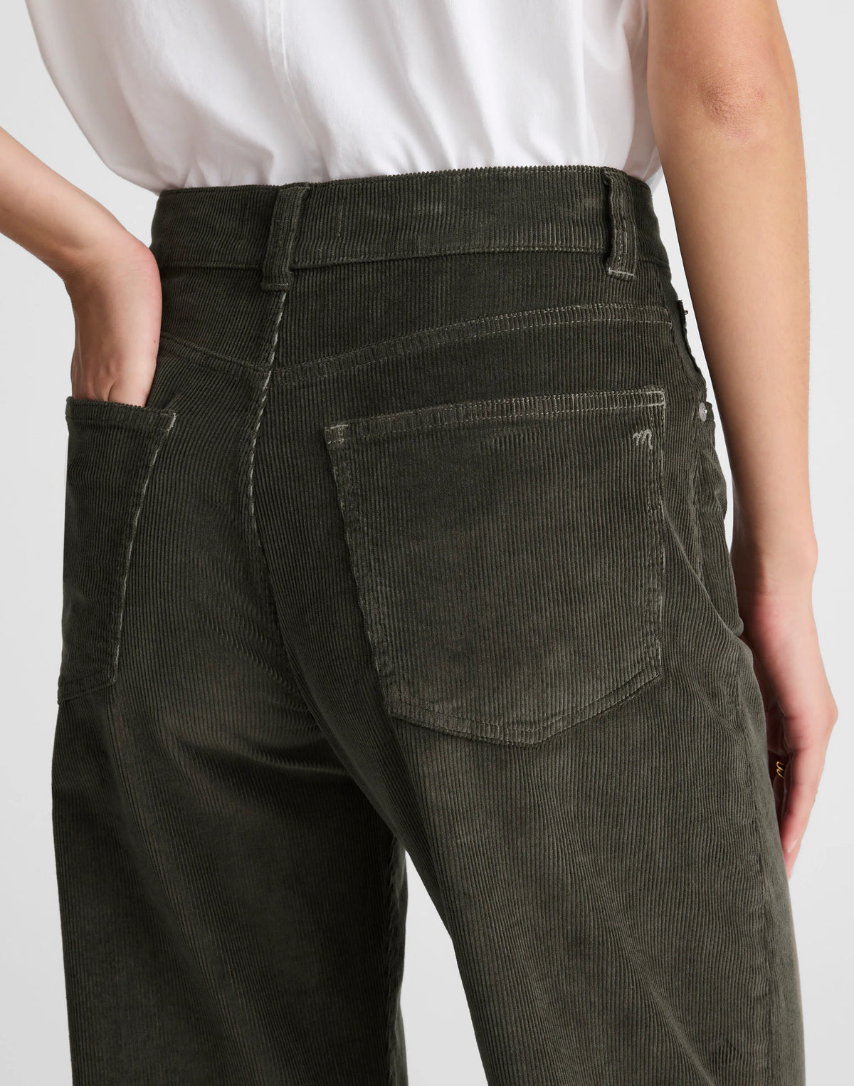 GRAPHITE GREEN