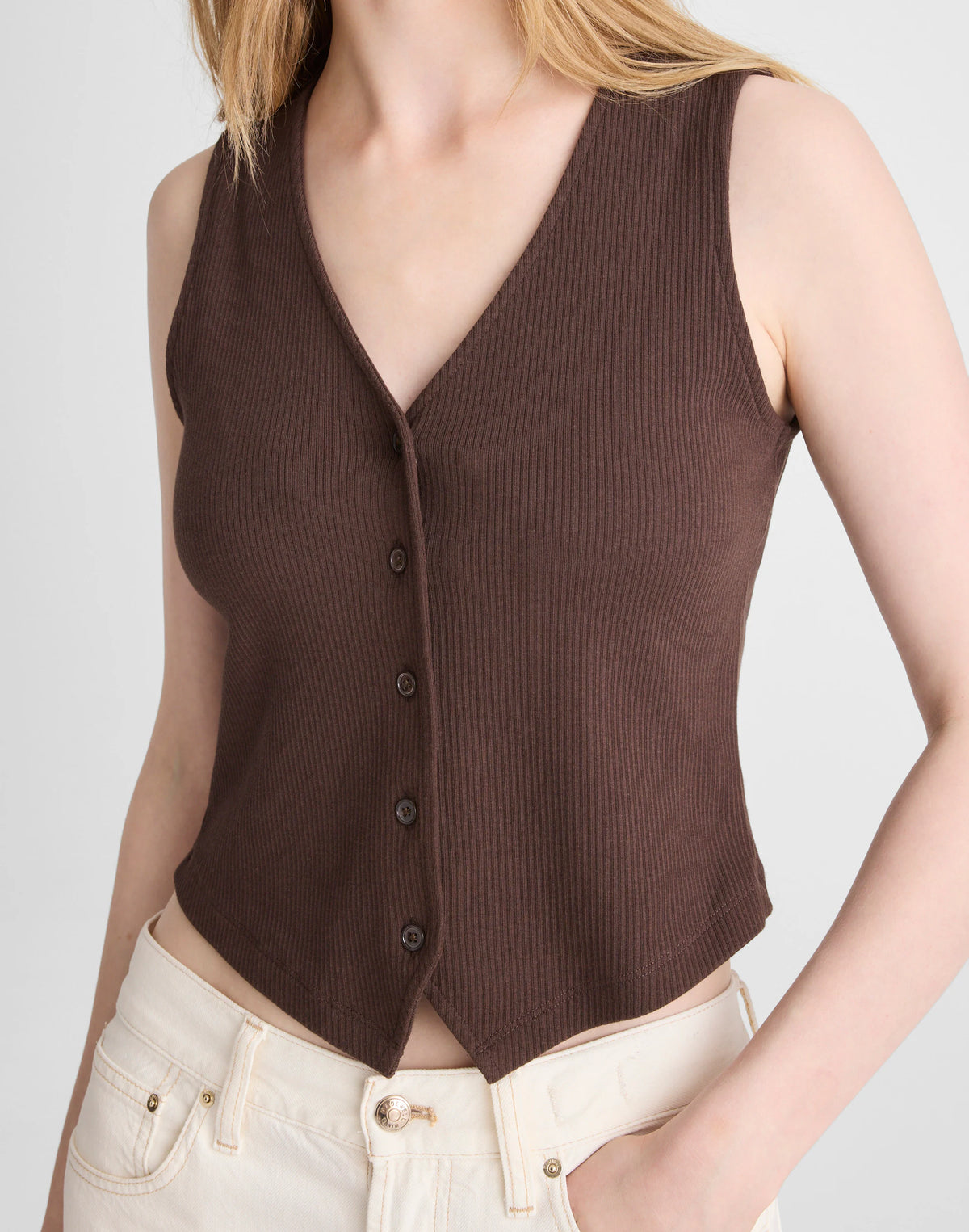 DARK BROWN