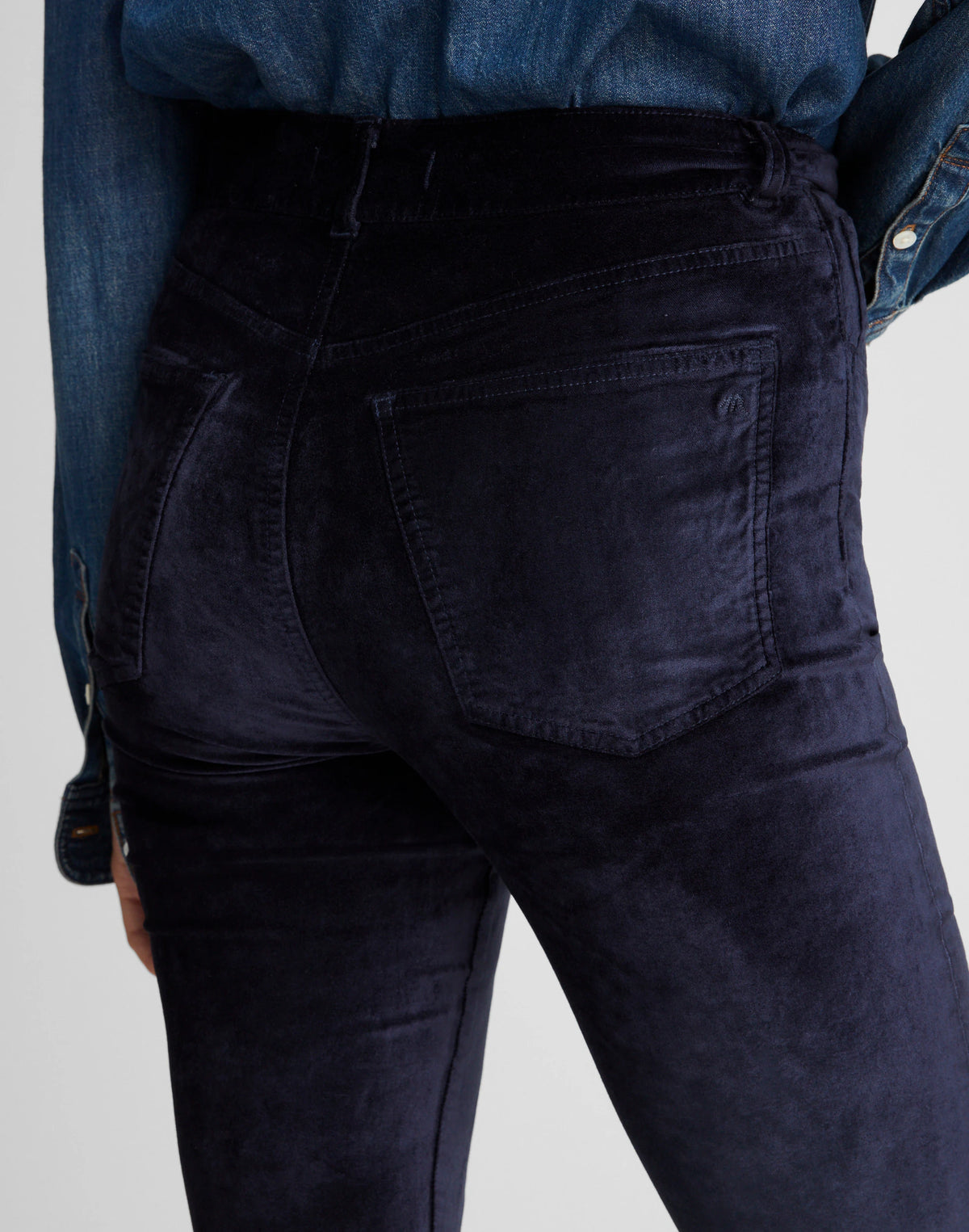 CLASSIC NAVY