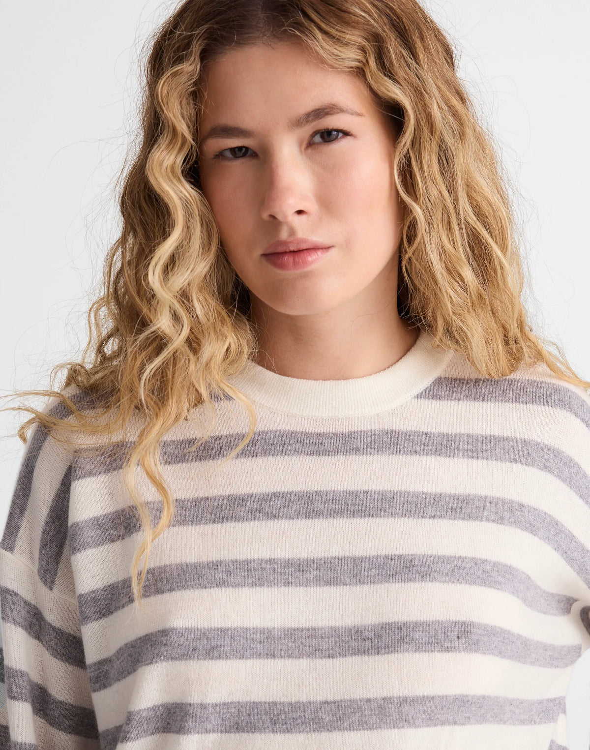 IVORY AND HTHR GREY STRIPE