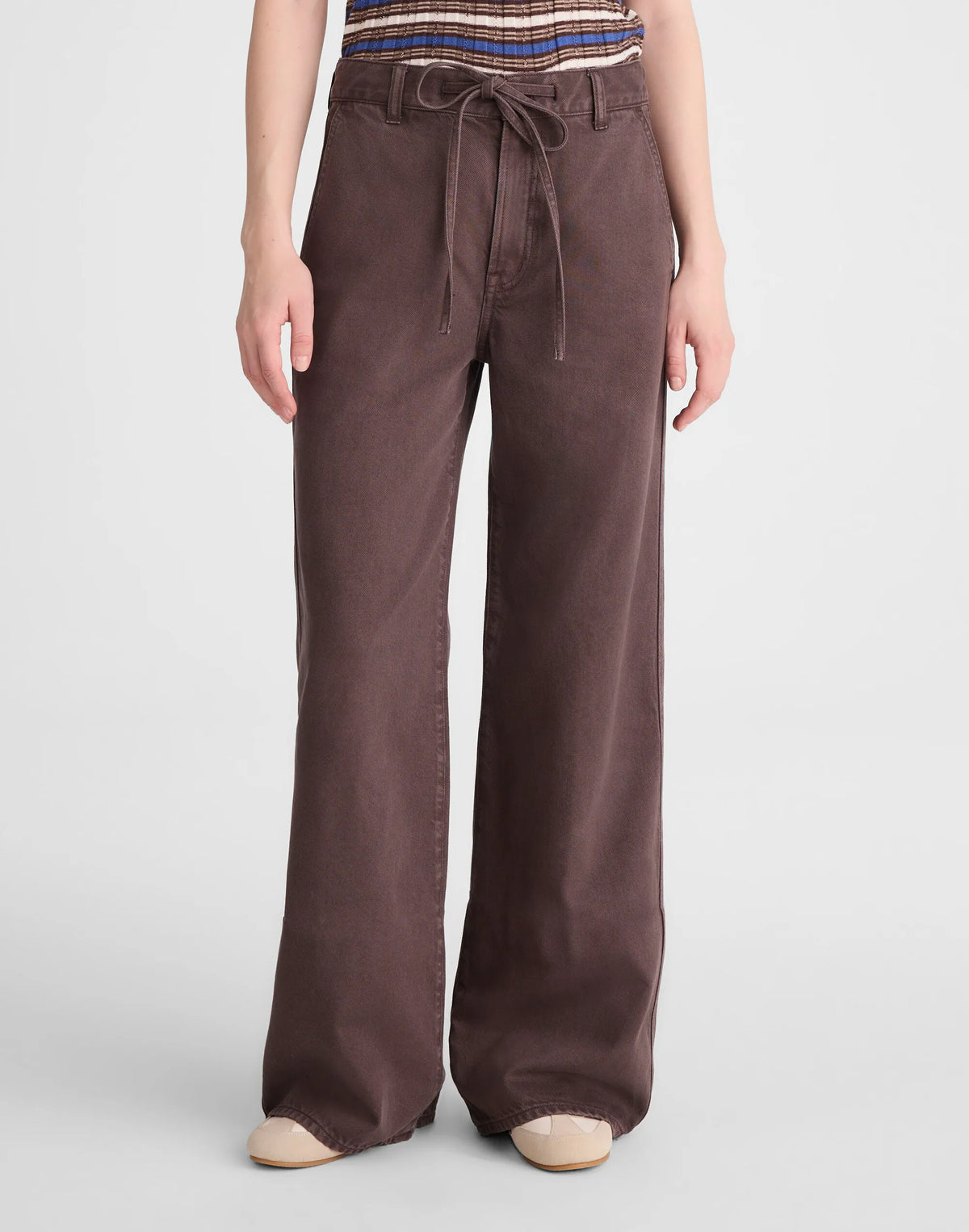 DARK BROWN