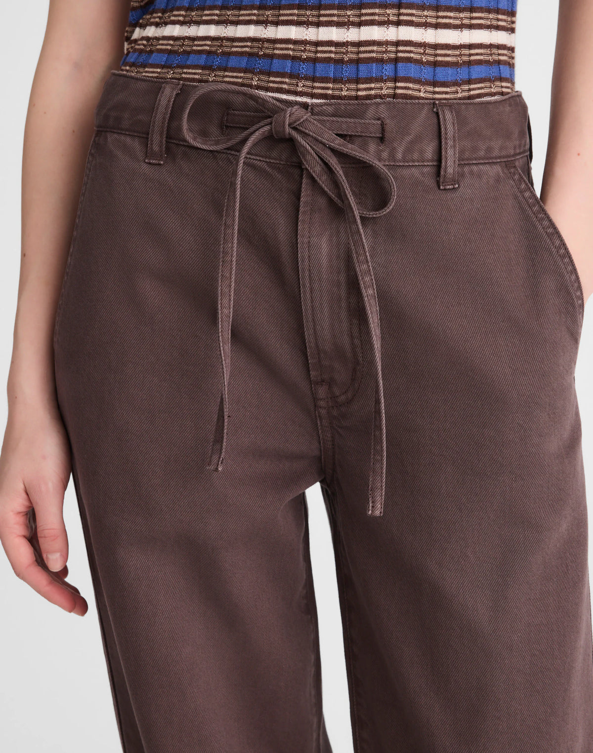 DARK BROWN