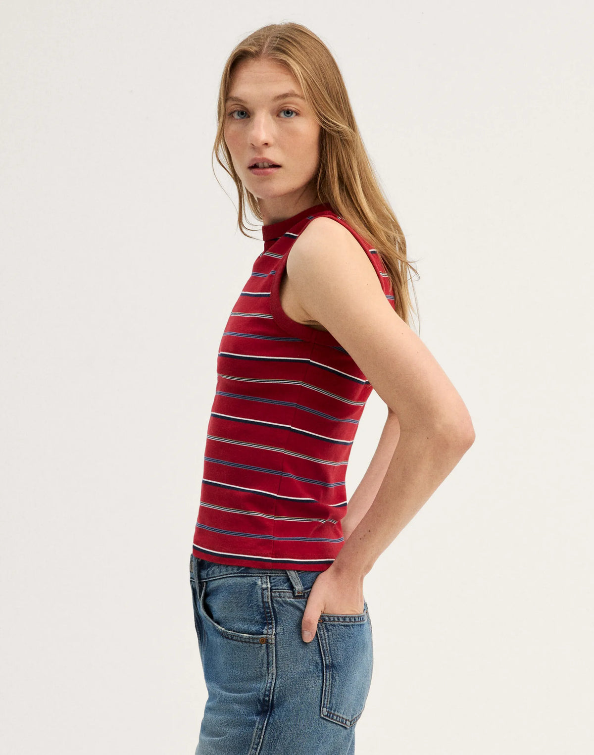 BARN RED