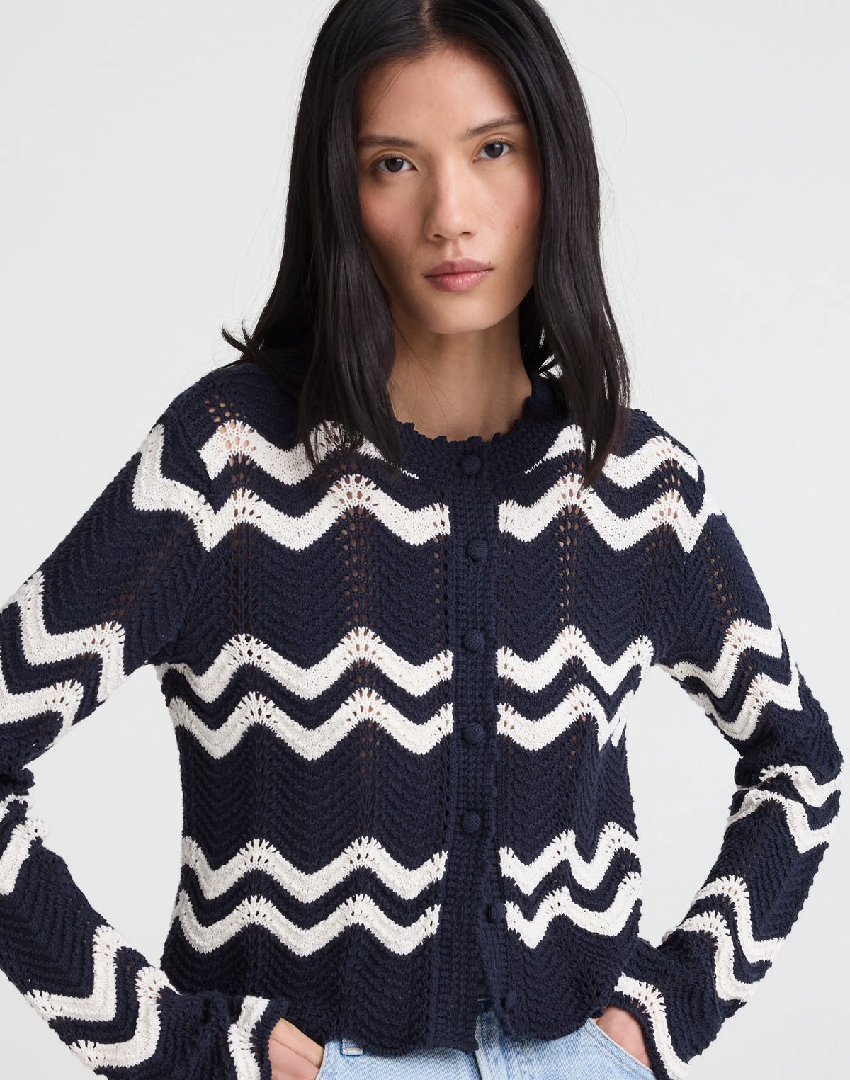 NAVY AND IVORY WAVY STRIPE