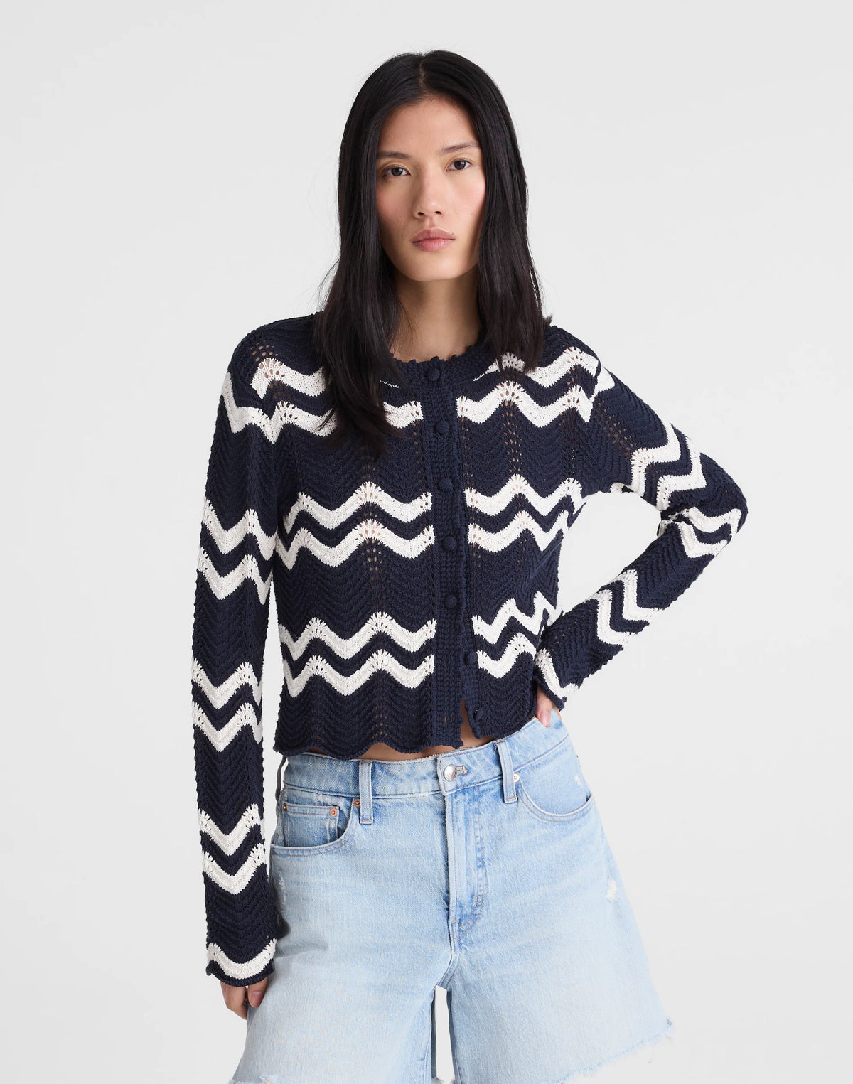 NAVY AND IVORY WAVY STRIPE