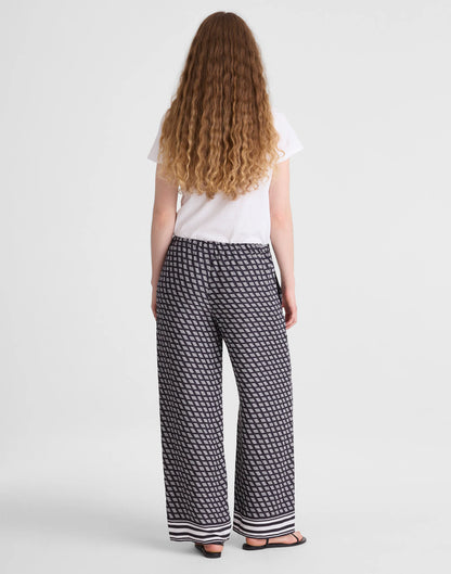 CLASSIC NAVY