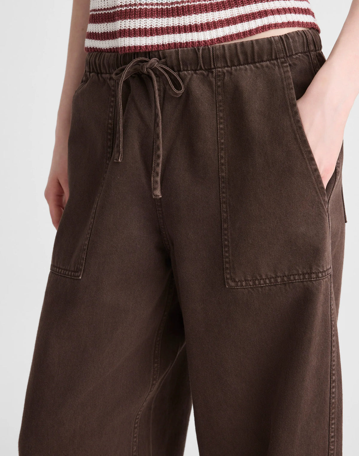 DARK BROWN