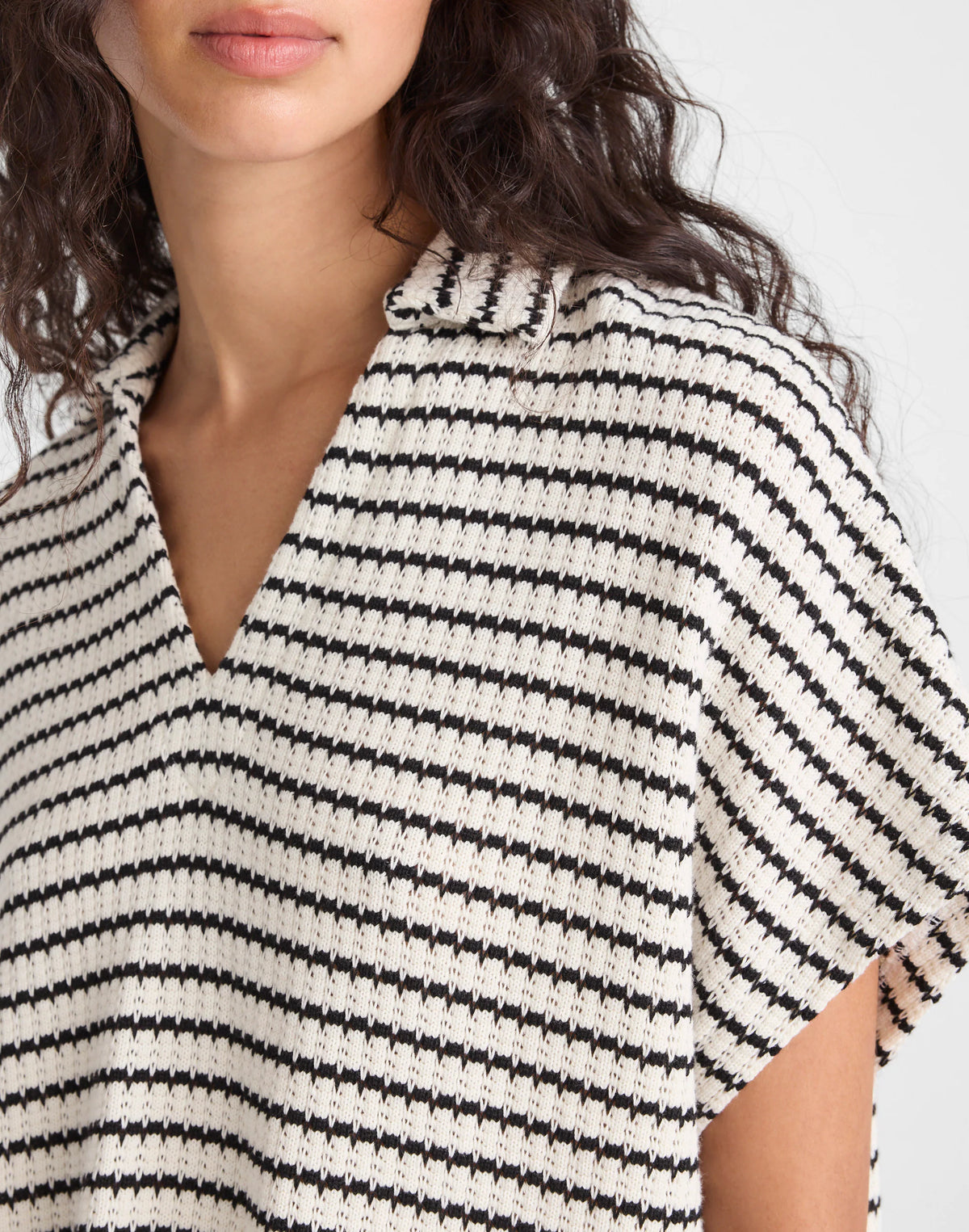 IVORY AND BLACK TUCK STITCH