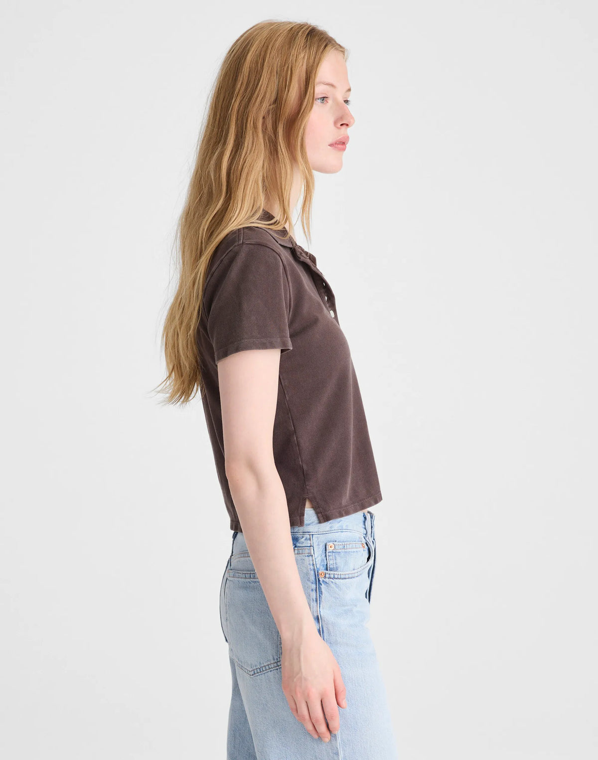 DARK BROWN