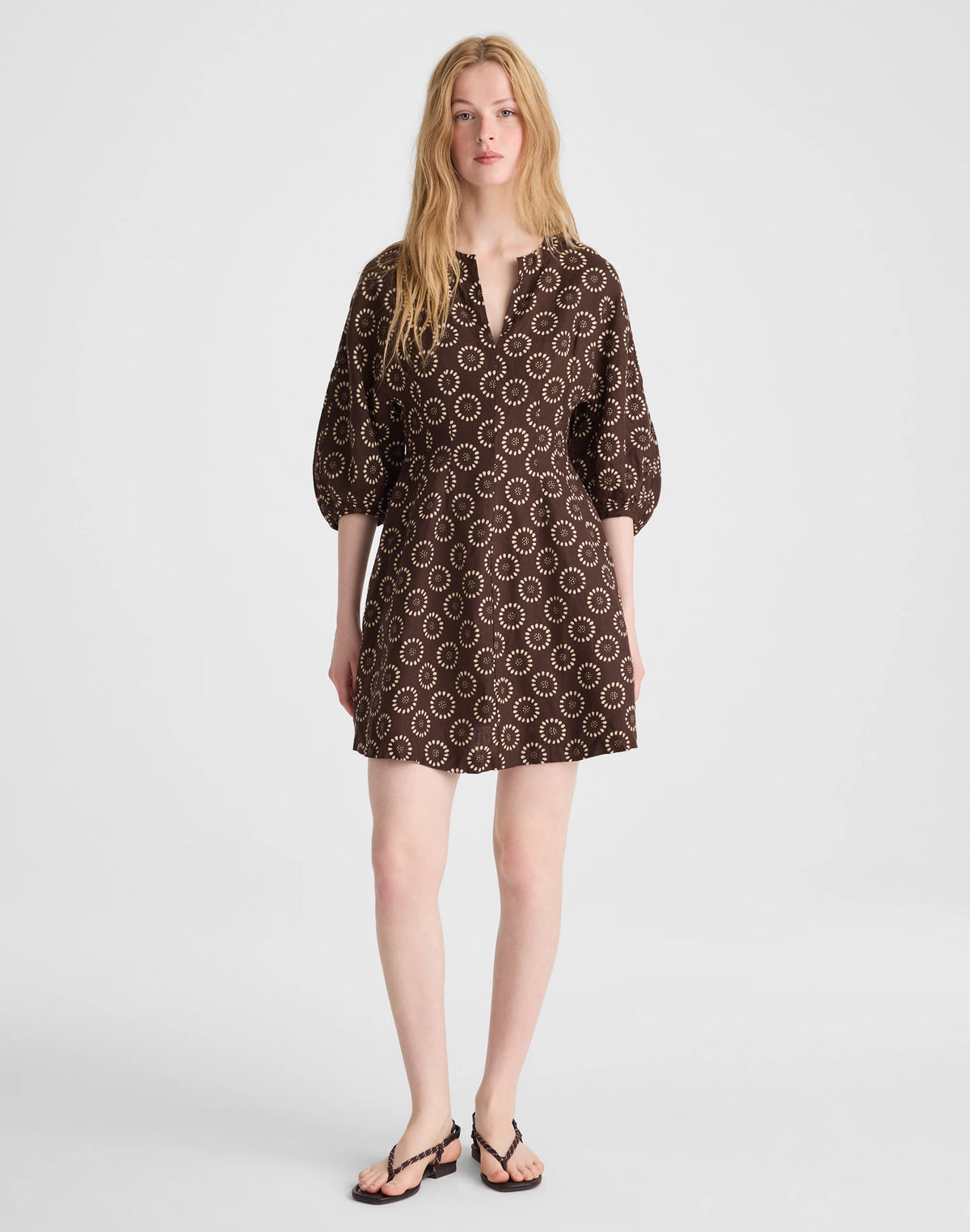 DARK BROWN