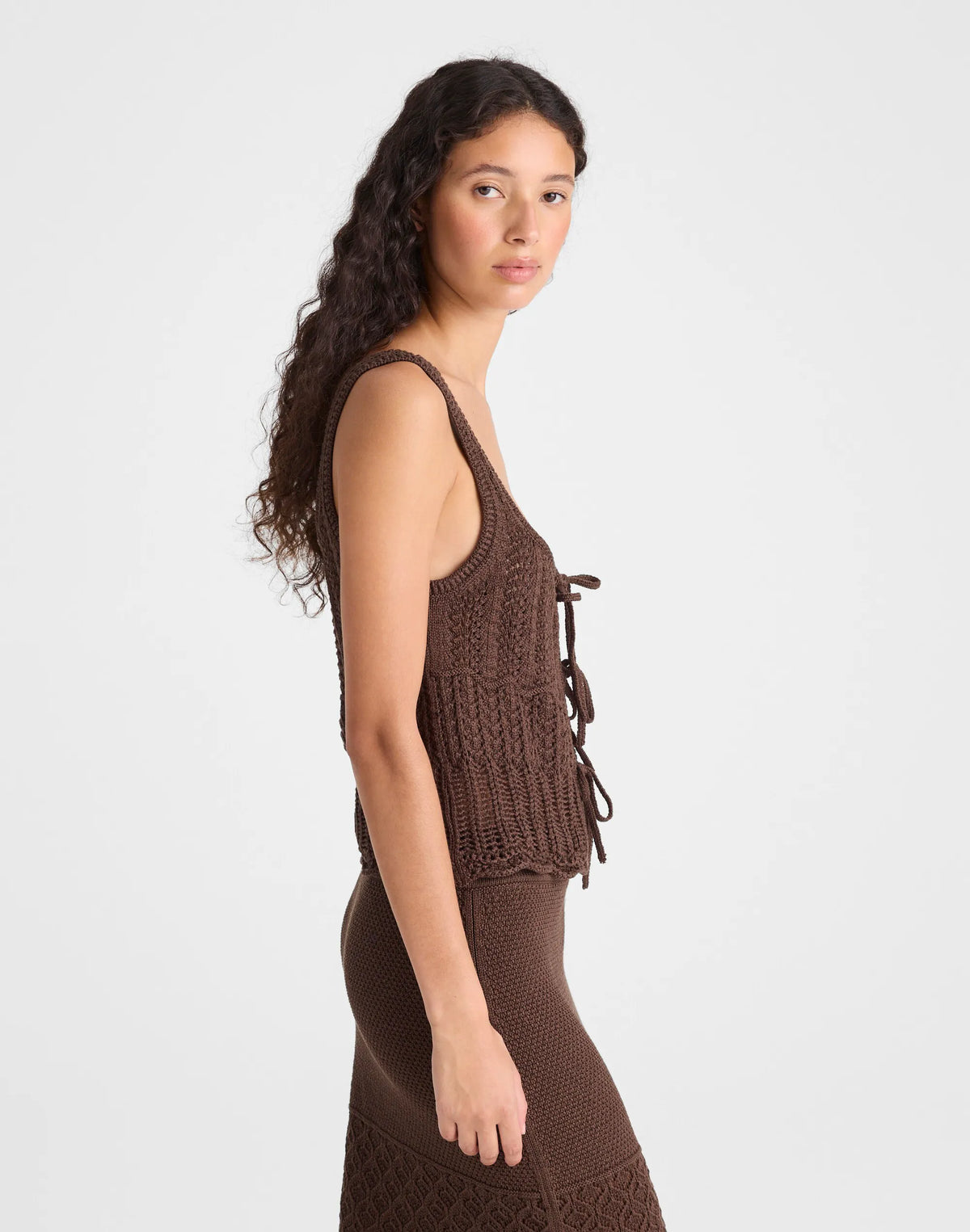 DARK BROWN