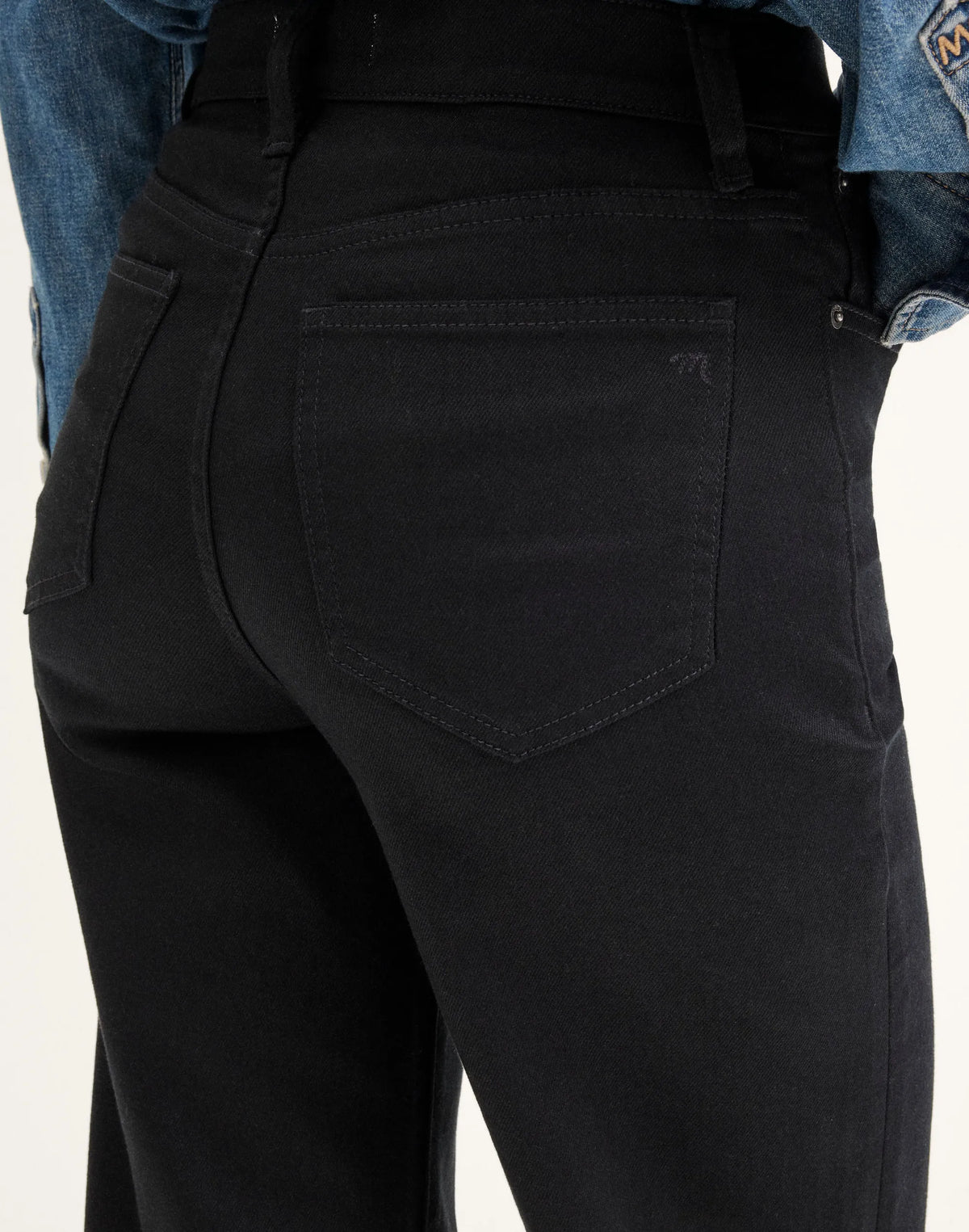 BLACK RINSE WASH