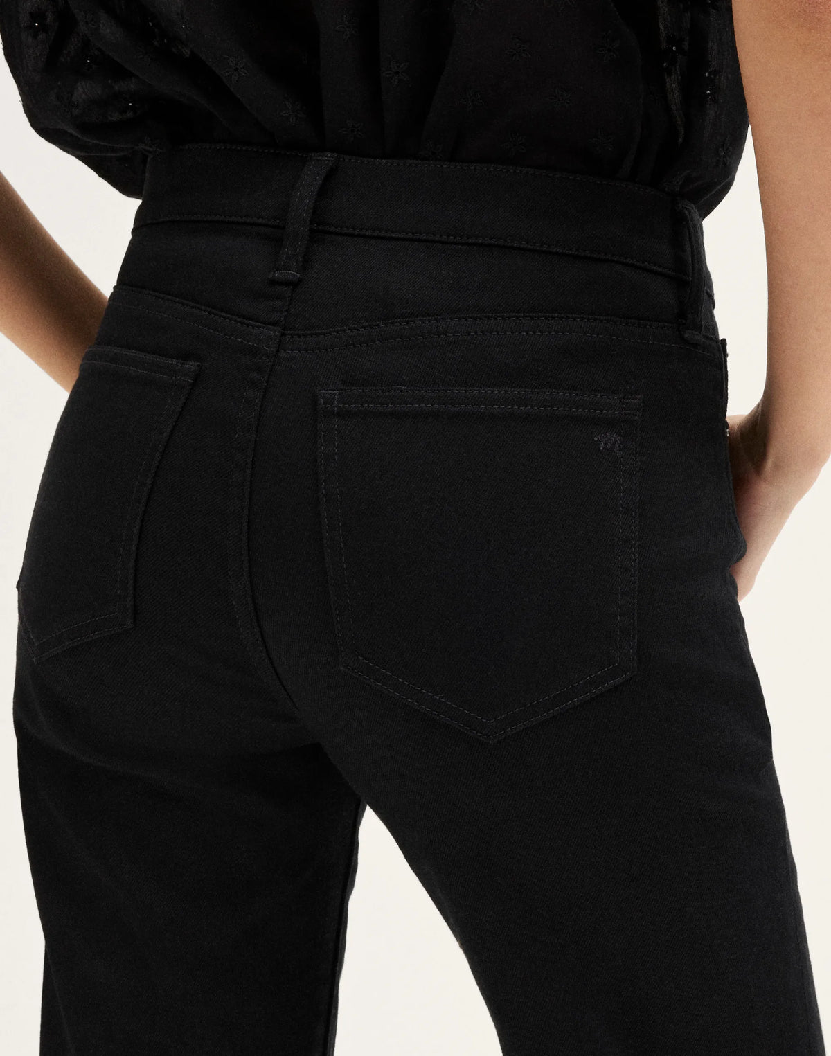 BLACK RINSE WASH