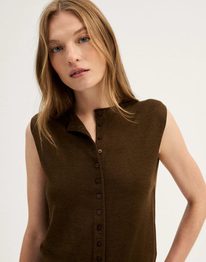DARK BROWN