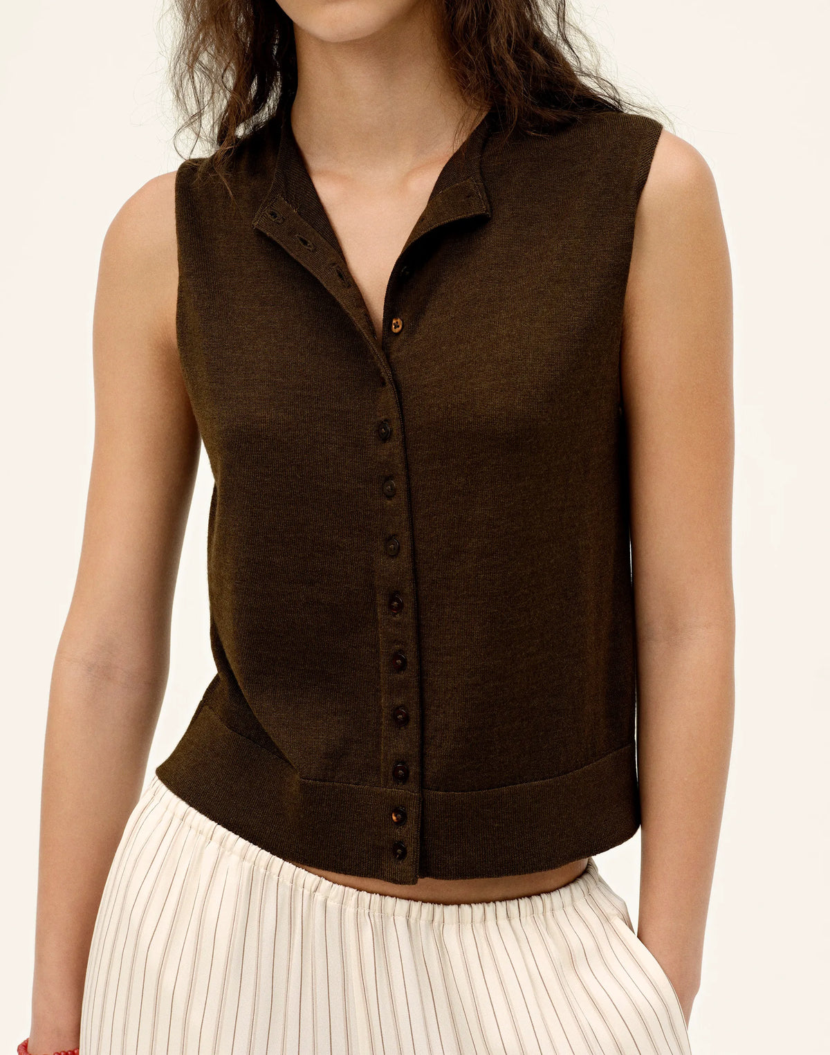 DARK BROWN