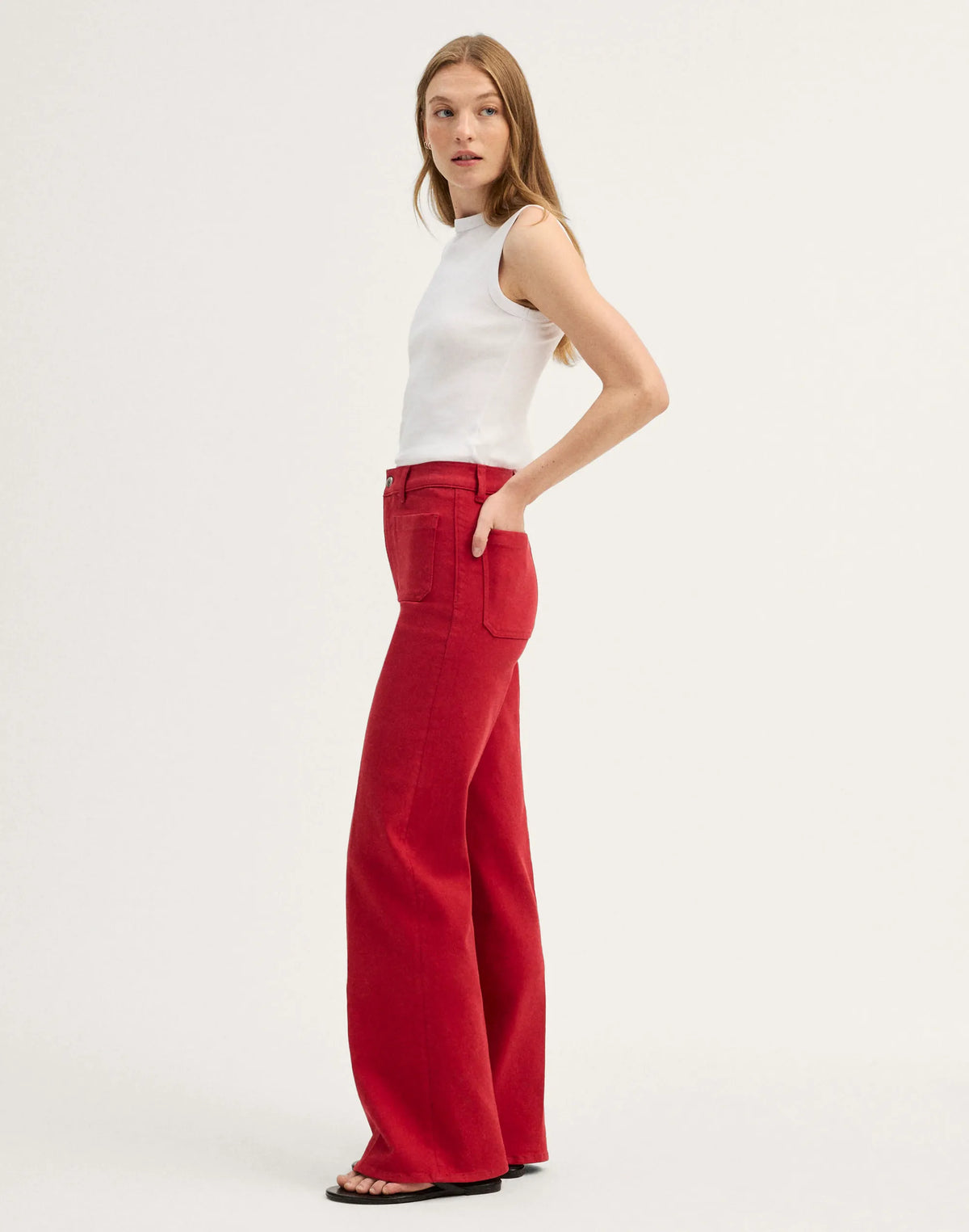 BARN RED