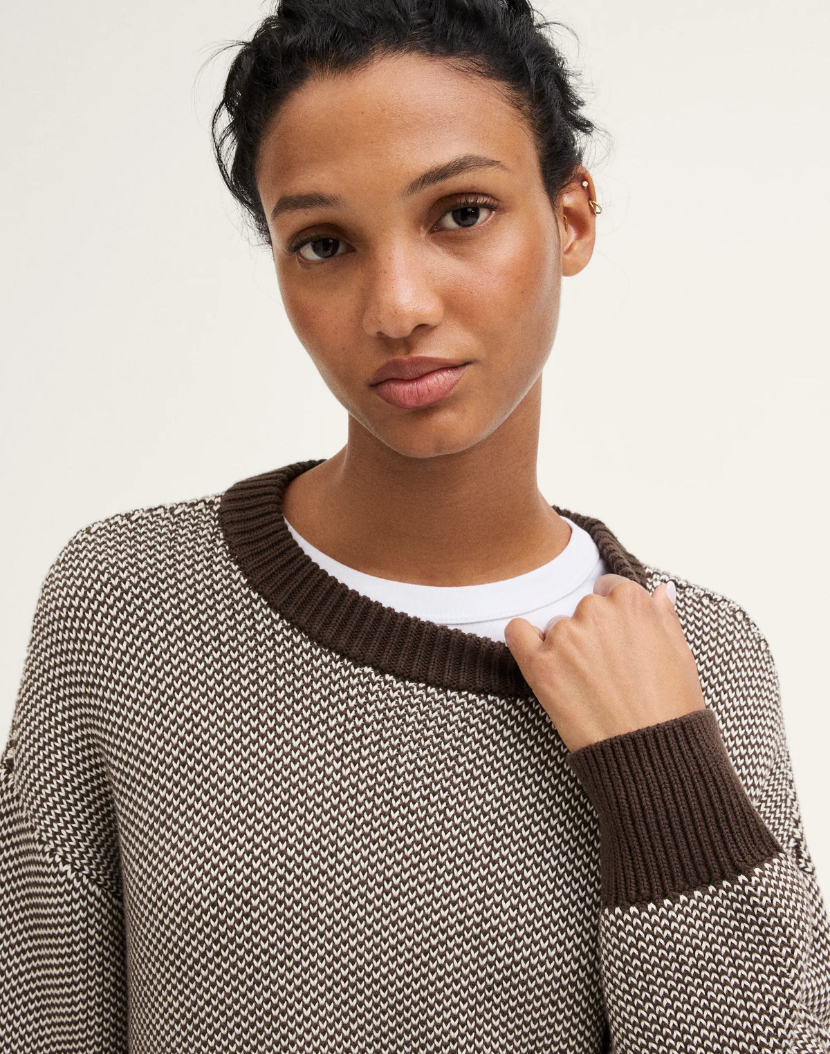CANVAS AND DARK BROWN
