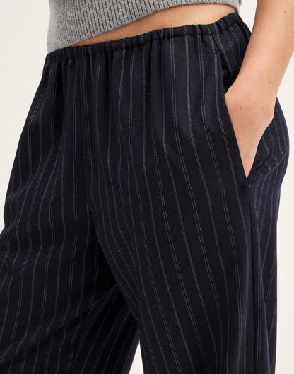 NAVY CREAM STRIPE