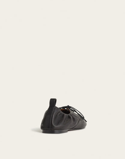TRUE BLACK