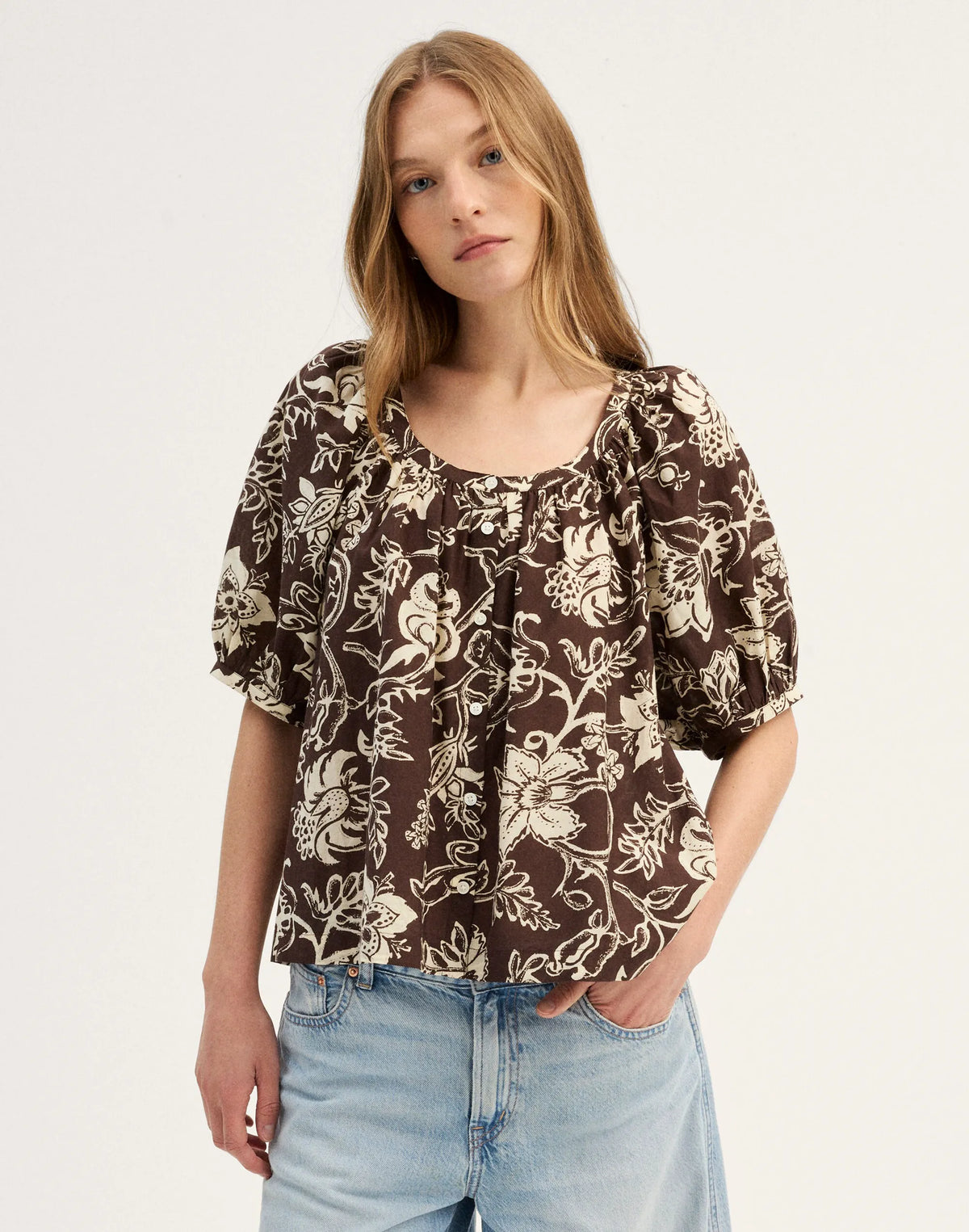 DARK BROWN