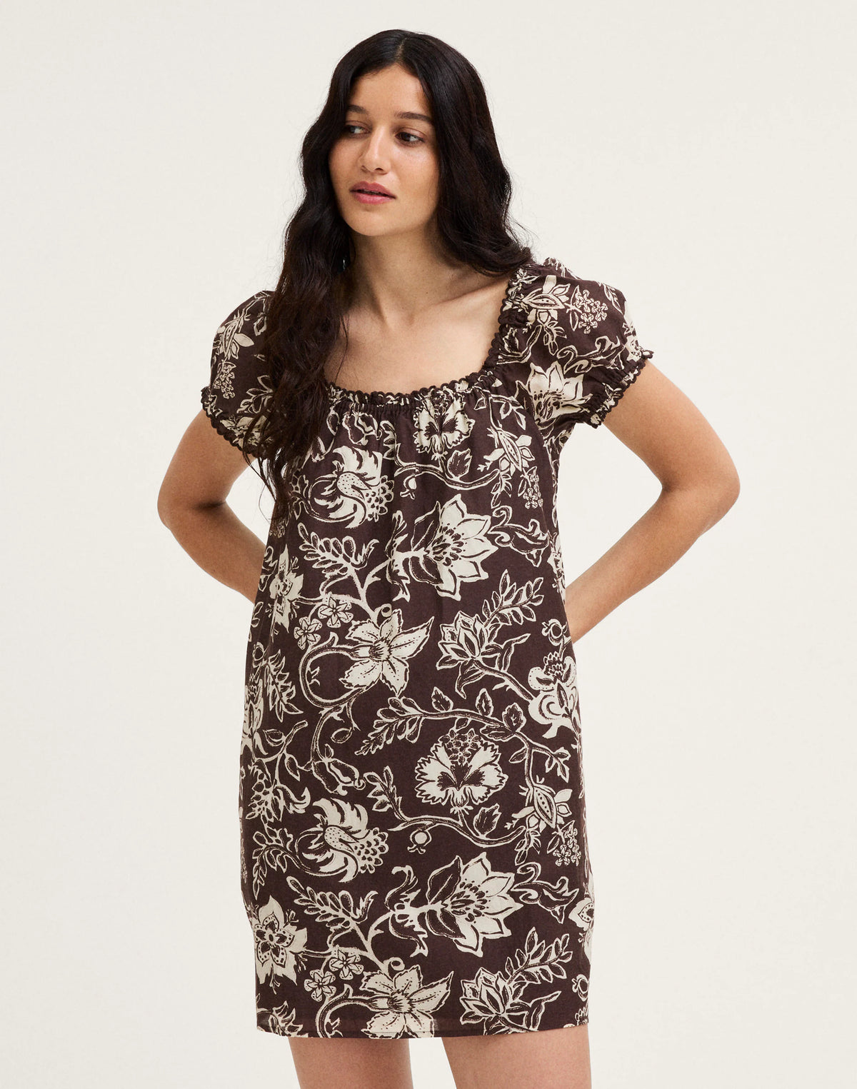 DARK BROWN